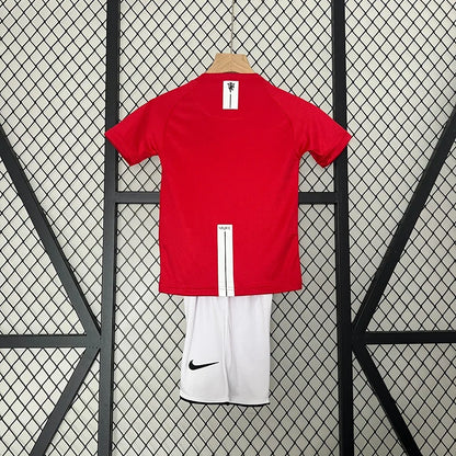 KIDS RETRO MANCHESTER UNITED 2008 KIT