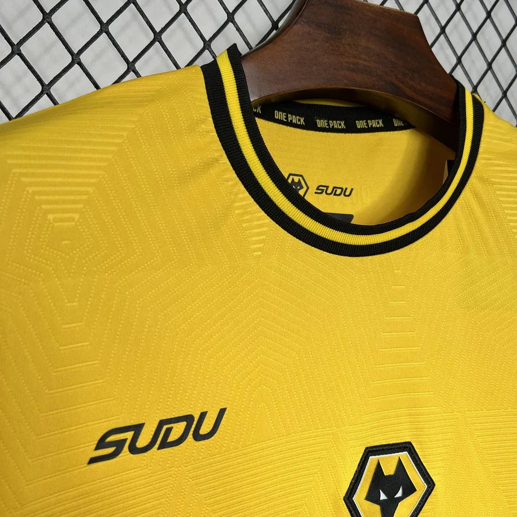 Maillot des Wolves 2024-25